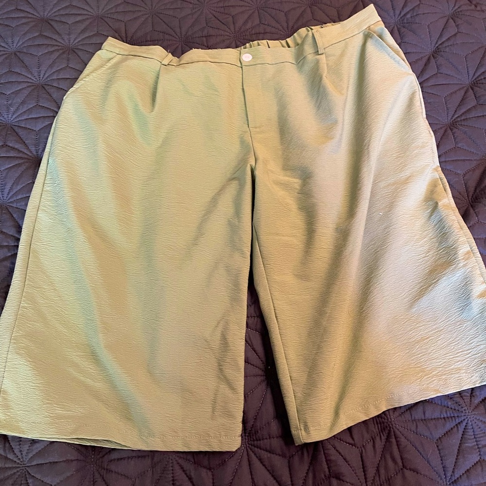 Women's Olive Shorts size 3x (Chinese 5x). 100% polyester